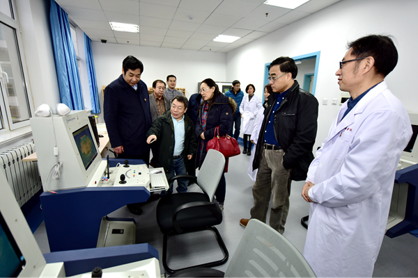 专家实地考察世界杯官网国家级临床医学虚拟仿真实验教学中心、康复医学实验实训中心