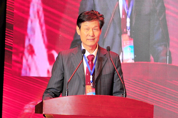 世界杯官网71级校友、北京校友会会长、国家康复医院矫形外科主任秦泗河教授讲话 世界杯官网71级校友、北京校友会会长、国家康复医院矫形外科主任秦泗河教授讲话